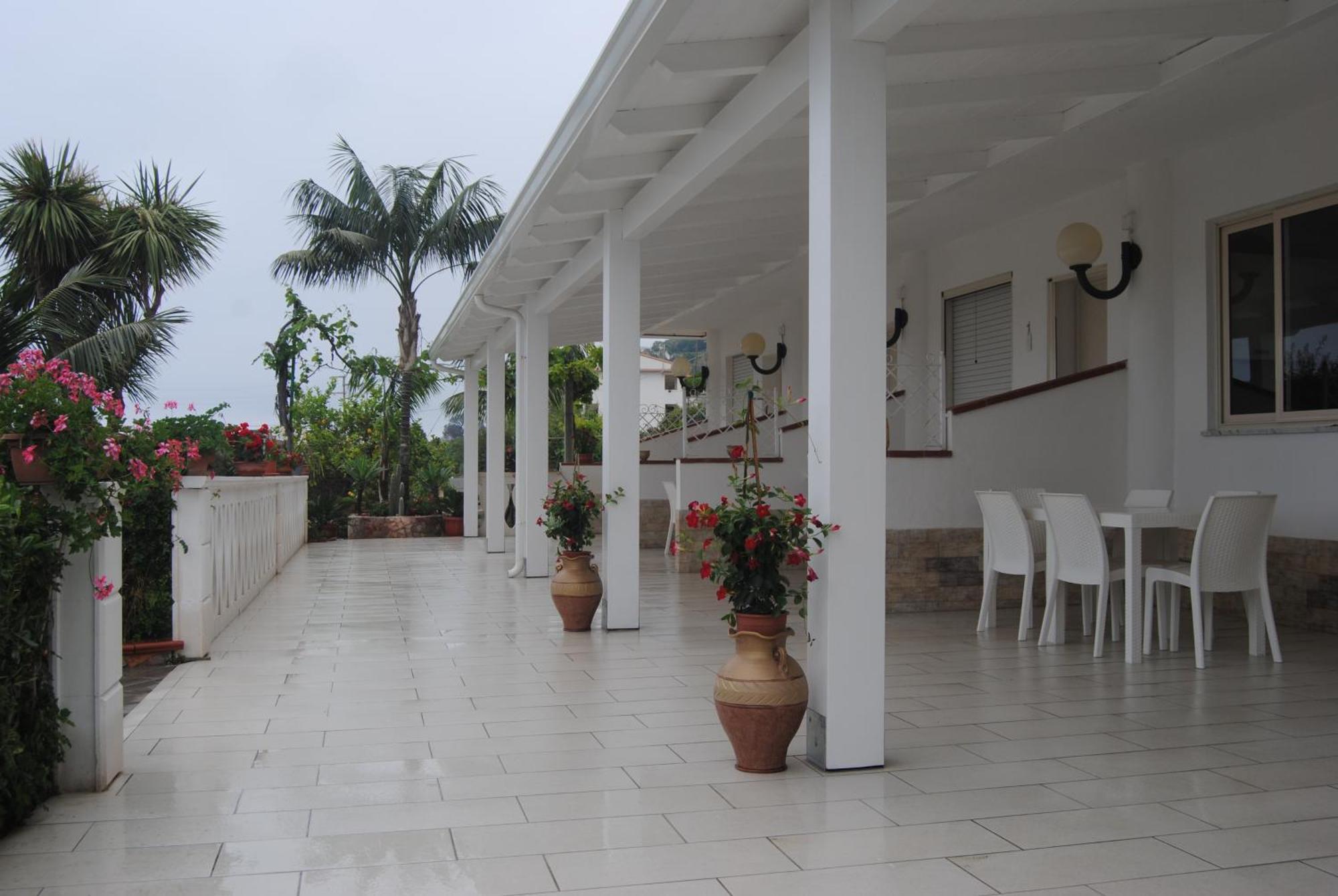 Santa Venere Apartments "Parcheggio Privato" Ricarica Auto Elettriche Tropea Exterior photo